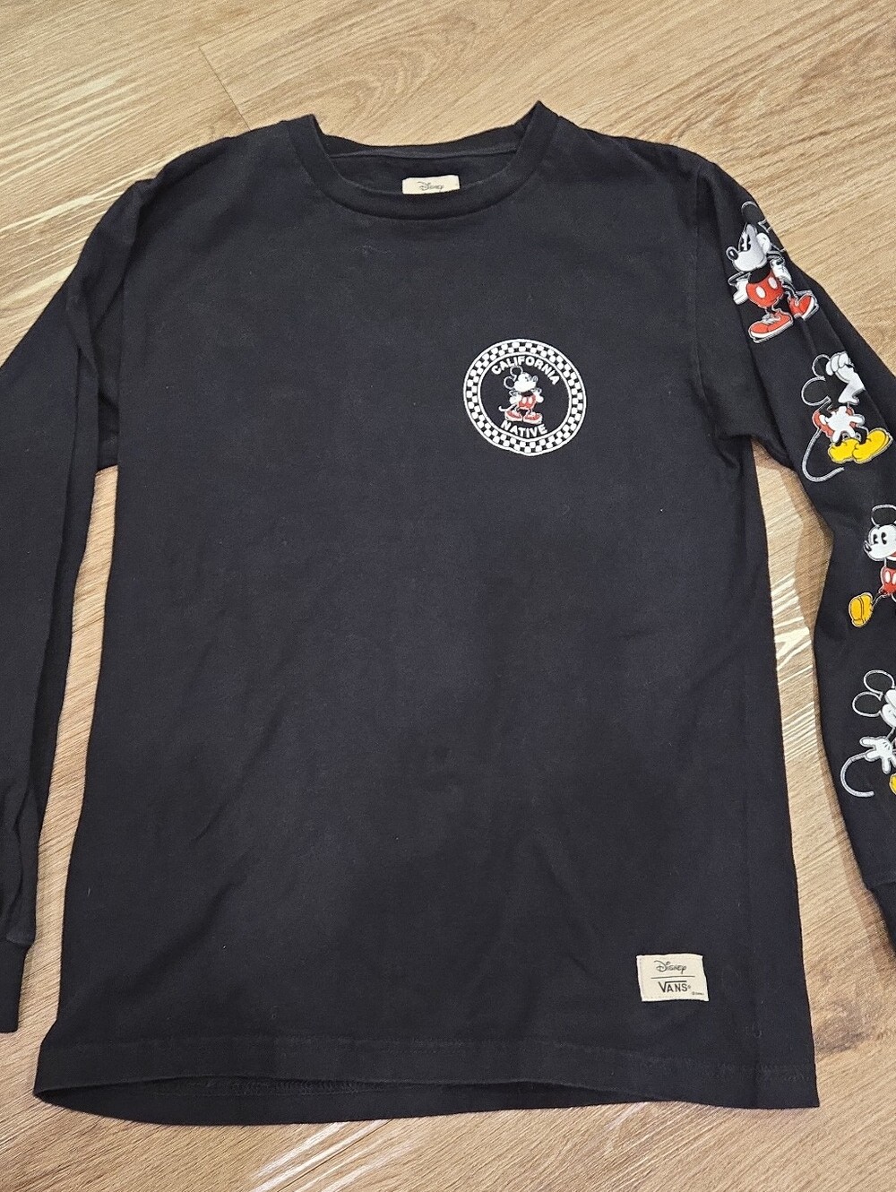 Vans Disney Black Long-Sleeve Mickey Graphic Tee